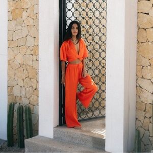 Stillwater Knot Front Plunging‎ Kneck Cropped Short Sleeve Shirt